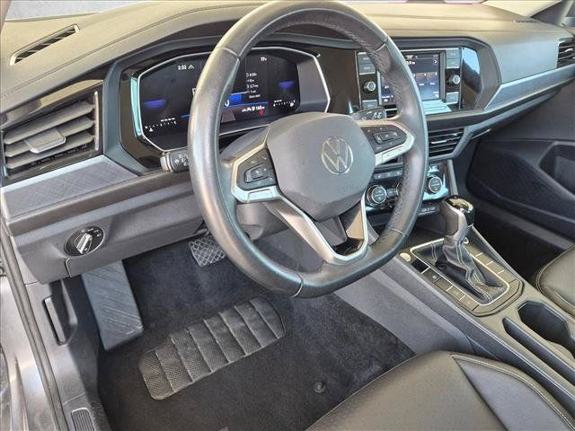 Used 2024 Volkswagen Jetta SE FWD image 10