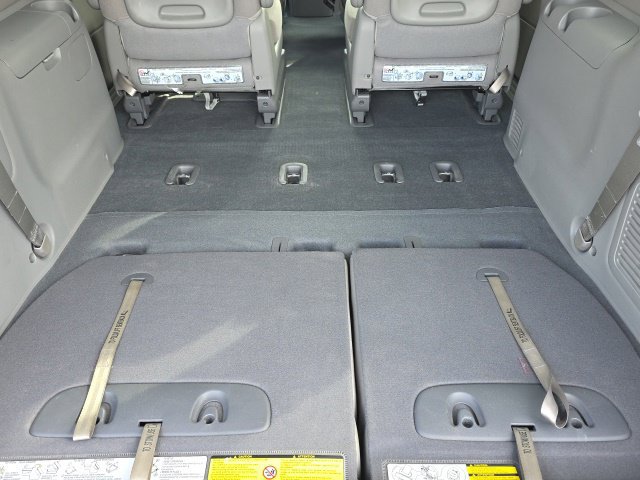 Used 2012 Kia Sedona LX FWD image 19