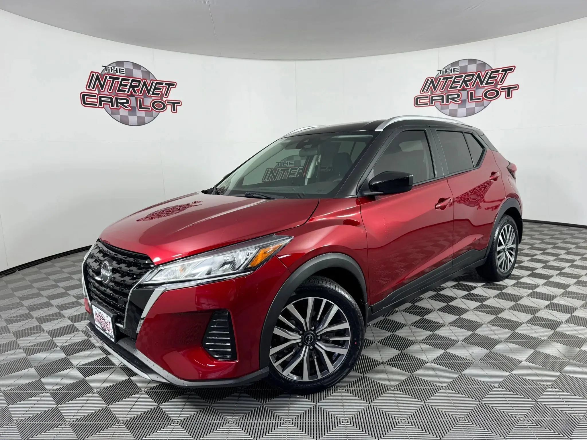 Used 2023 Nissan Kicks SV FWD image 1