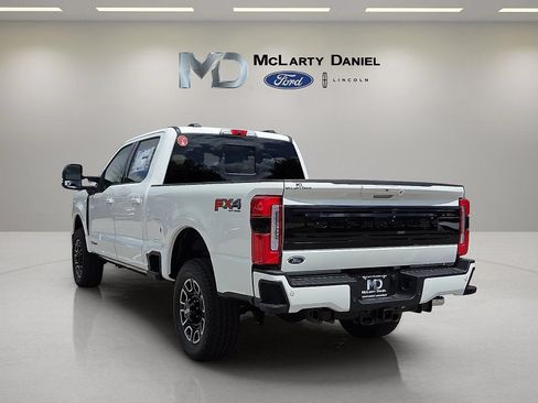 Used 2025 Ford F250 Platinum AWD/4WD image 4