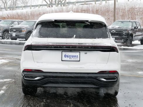 New 2026 Lincoln Nautilus Premier image 6