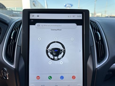 Used 2024 Ford Edge SEL image 42