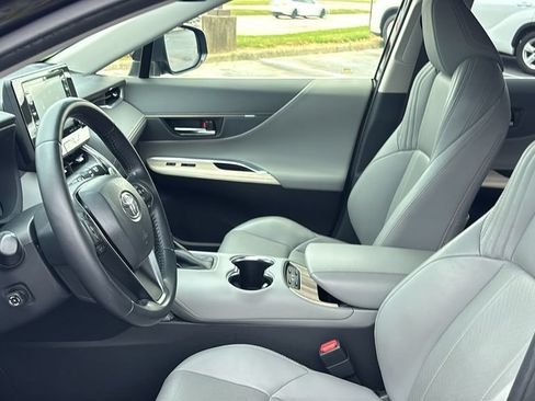 Used 2021 Toyota Venza XLE w/ Softex Package AWD/4WD image 28