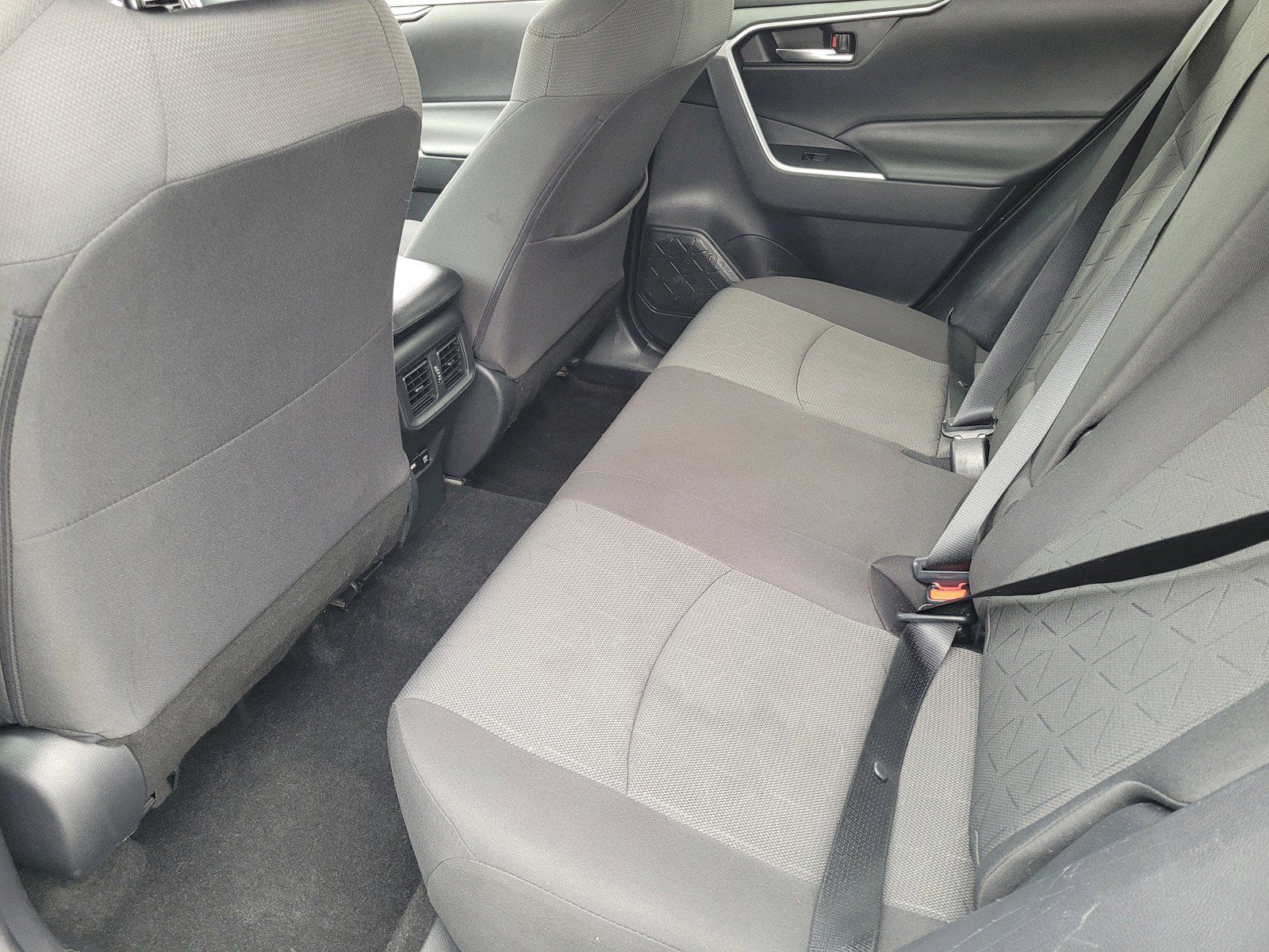 Used 2021 Toyota RAV4 XLE w/ Convenience Package AWD/4WD image 10