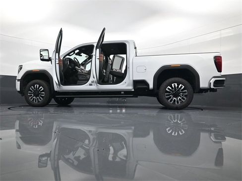 Used 2025 GMC Sierra 2500 Denali Ultimate image 34