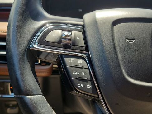 Used 2023 Lincoln Nautilus Reserve FWD image 18
