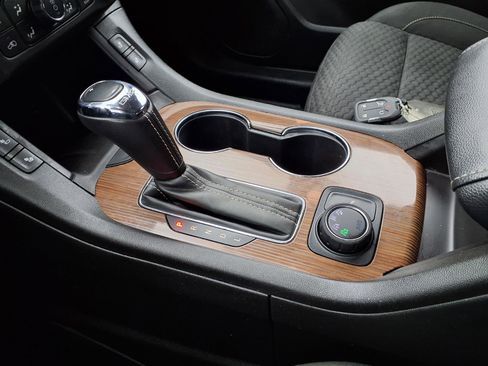 Used 2018 GMC Acadia SLE w/ Driver Alert Package I image 11