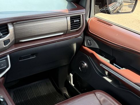 Certified 2023 Ford Expedition Limited AWD/4WD image 18
