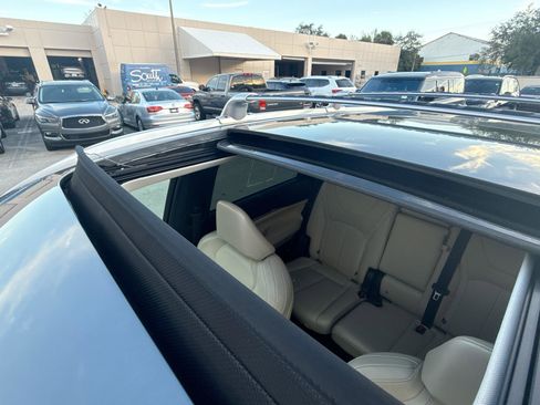 Used 2022 INFINITI QX60 Sensory w/ Cargo Package image 17