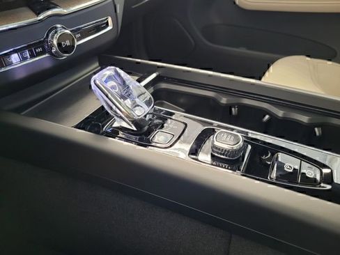 Certified 2026 Volvo XC60 B5 Core w/ Protection Package Premier image 24