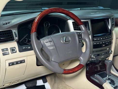 Used 2013 Lexus LX 570 4WD image 67