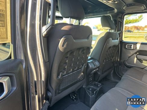 Used 2023 Jeep Gladiator Mojave w/ Cold Weather Group image 39