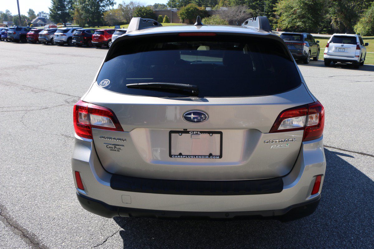 Used 2017 Subaru Outback 2.5i Limited AWD/4WD image 4