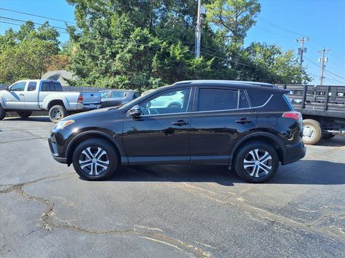 Used 2016 Toyota RAV4 LE image 5
