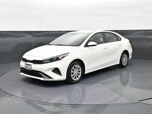 Used 2024 Kia Forte LX FWD image 1