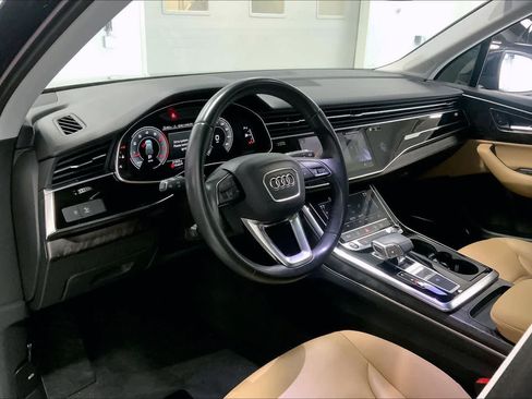 Used 2022 Audi Q7 Premium Plus image 2