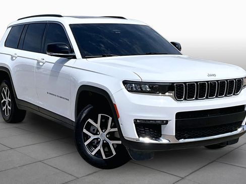Used 2025 Jeep Grand Cherokee L Limited w/ Luxury Tech Group II AWD/4WD image 3