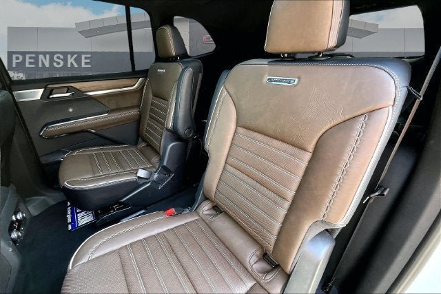 Certified 2026 GMC Acadia Denali Ultimate w/ LPO, Floor Liner Package AWD/4WD image 26