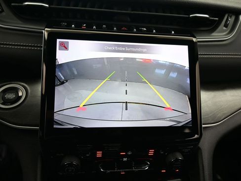 Used 2022 Jeep Grand Cherokee Limited image 21