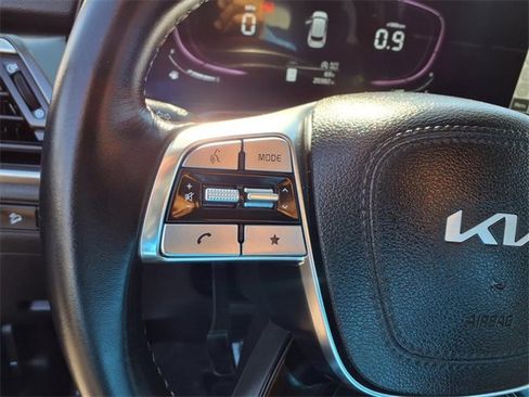 Used 2025 Kia Telluride S image 16