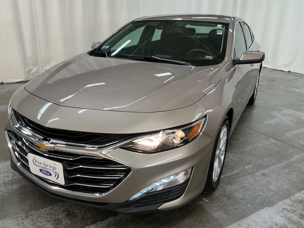 Used 2024 Chevrolet Malibu LT FWD image 2