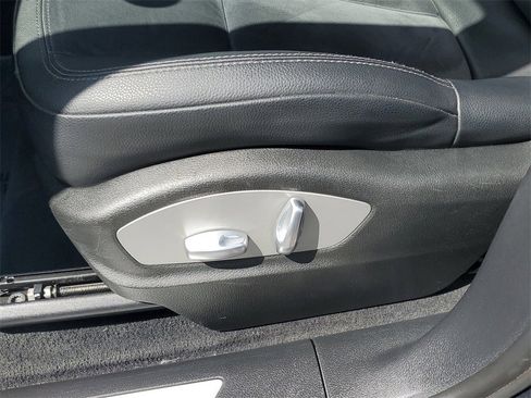 Used 2017 Porsche Macan image 18