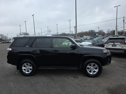 Used 2014 Toyota 4Runner SR5 image 3
