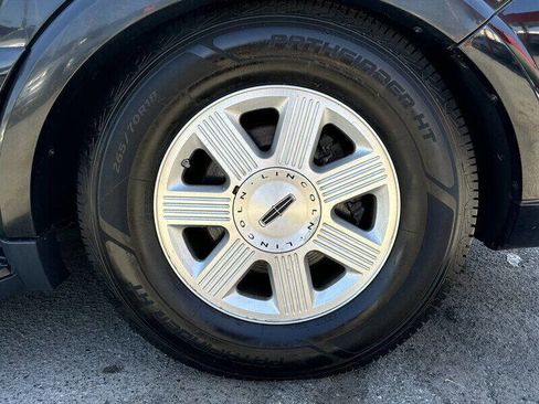 Used 2006 Lincoln Navigator Ultimate image 9