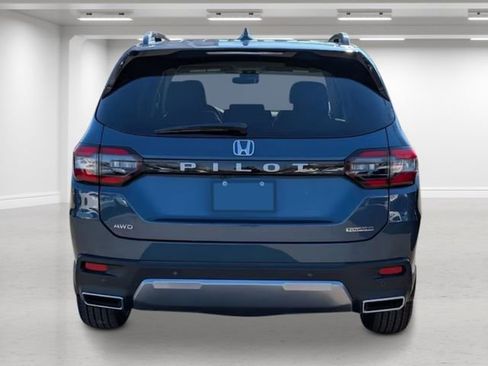New 2026 Honda Pilot Touring image 4