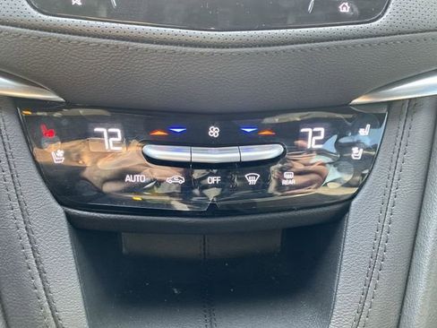 Used 2025 Cadillac XT5 Premium Luxury w/ Technology Package AWD/4WD image 19