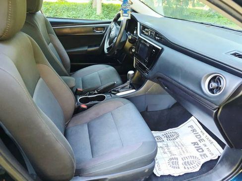 Used 2017 Toyota Corolla LE w/ Carpet Mat Package (TMS) FWD image 11