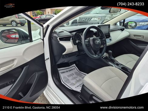 Used 2022 Toyota Corolla LE FWD image 8