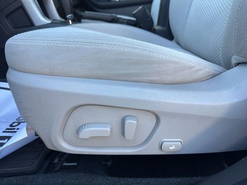 Used 2016 Subaru Forester 2.5i Premium w/ All-Weather Package image 14