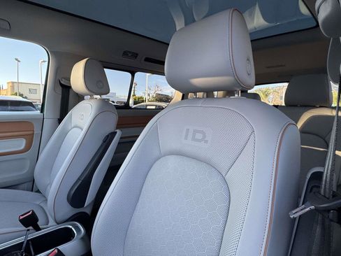 Certified 2025 Volkswagen ID. Buzz 1st Edition image 16