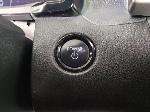 Used 2025 Toyota Camry SE FWD image 25