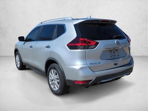 Used 2018 Nissan Rogue SV image 7