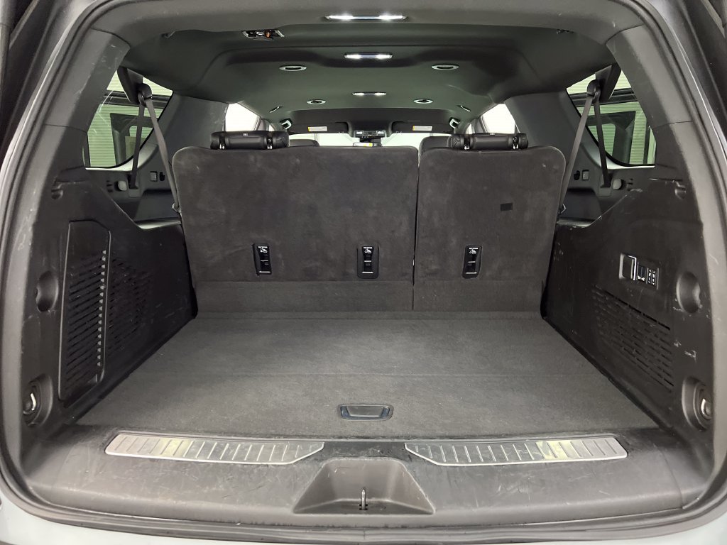 Used 2025 GMC Yukon XL Denali RWD image 42