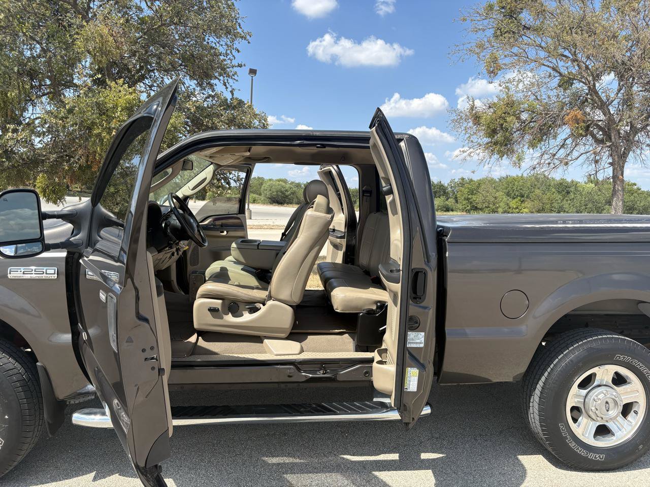 Used 2006 Ford F250 Lariat AWD/4WD image 37