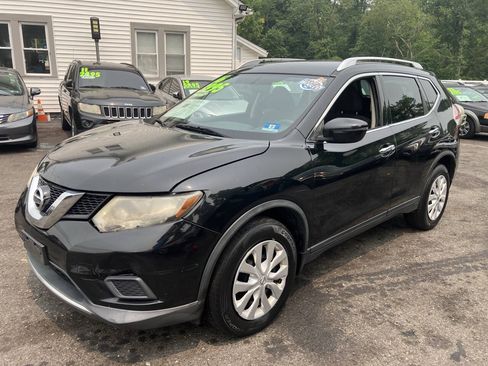 Used 2016 Nissan Rogue S w/ Appearance Package AWD/4WD image 2