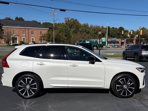 Used 2024 Volvo XC60 B5 Plus Dark w/ Climate Package image 6