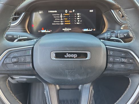 Used 2023 Jeep Grand Cherokee L Laredo RWD image 24
