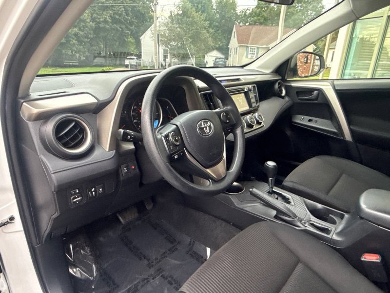 Used 2014 Toyota RAV4 LE AWD/4WD image 10