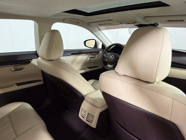 Used 2016 Lexus ES 350 w/ Luxury Package w/Wood Trim FWD image 26