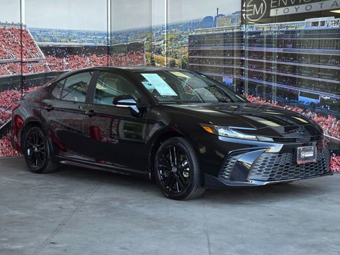 Used 2026 Toyota Camry SE AWD/4WD image 1