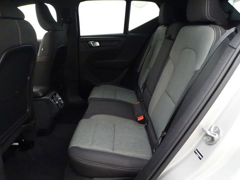 Used 2025 Volvo XC40 B5 Core image 13