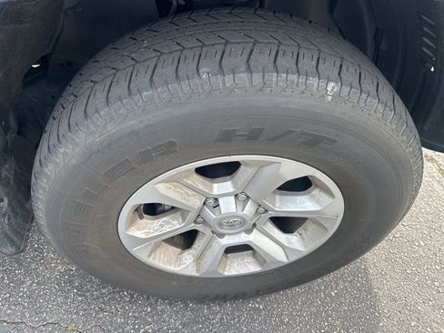 Used 2022 Toyota 4Runner SR5 Premium w/ Moonroof Package image 9