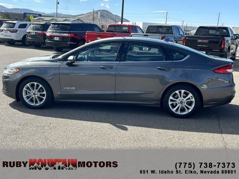 Used 2019 Ford Fusion SE image 4