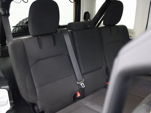 Used 2023 Jeep Wrangler Unlimited image 23