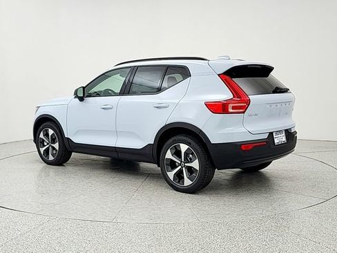 New 2026 Volvo XC40 B5 Plus w/ Climate Package AWD/4WD image 7