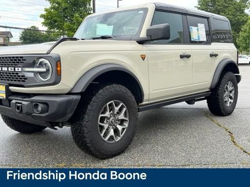 Used 2025 Ford Bronco Badlands AWD/4WD image 9